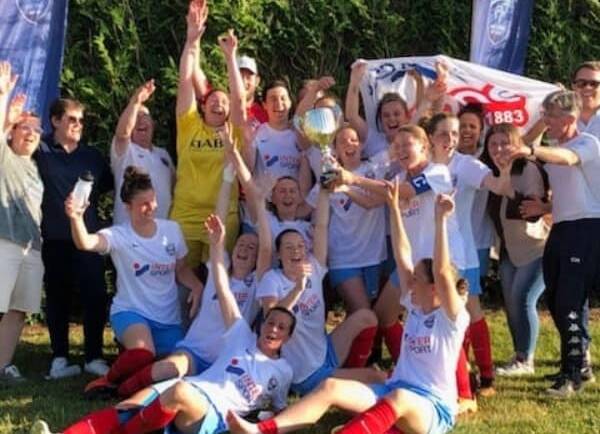 Les Féminines remportent la coupe du district !!!